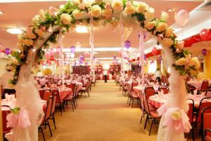 Как украсить зал на свадьбу